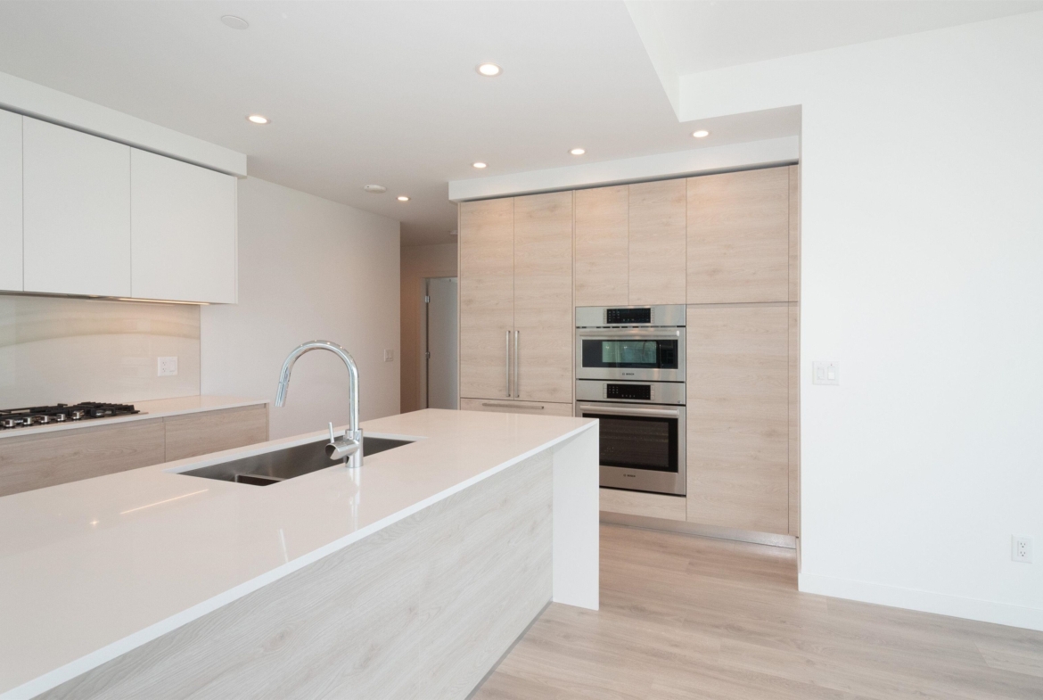 4004 680 Quayside Drive
