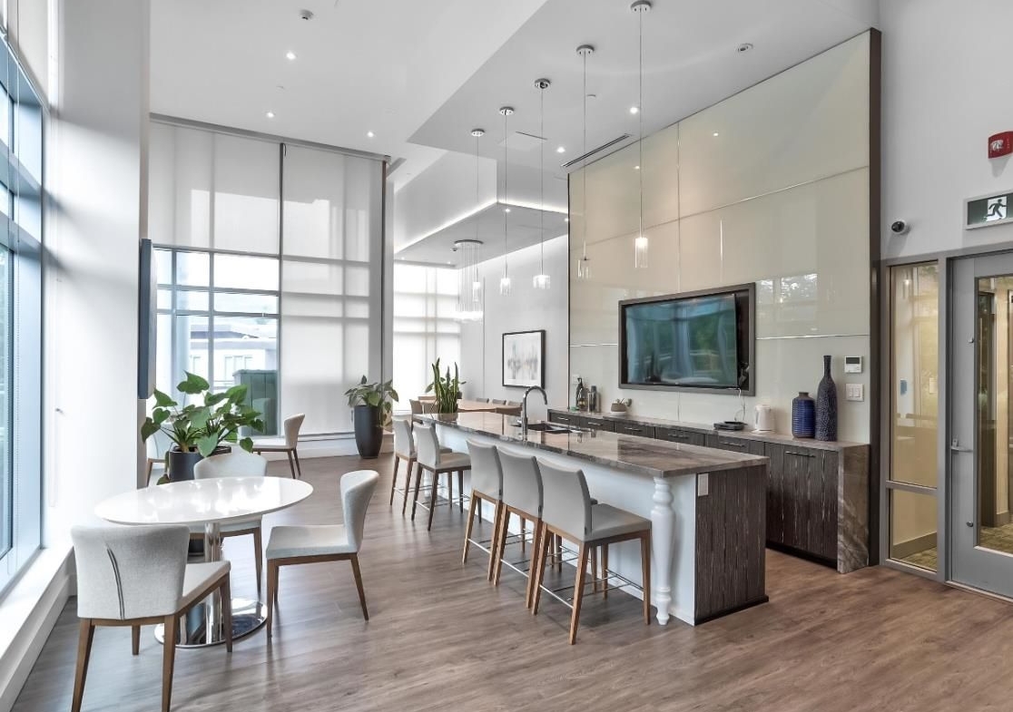 520 COMO LAKE AVENUE, Coquitlam BC V3J 0E8