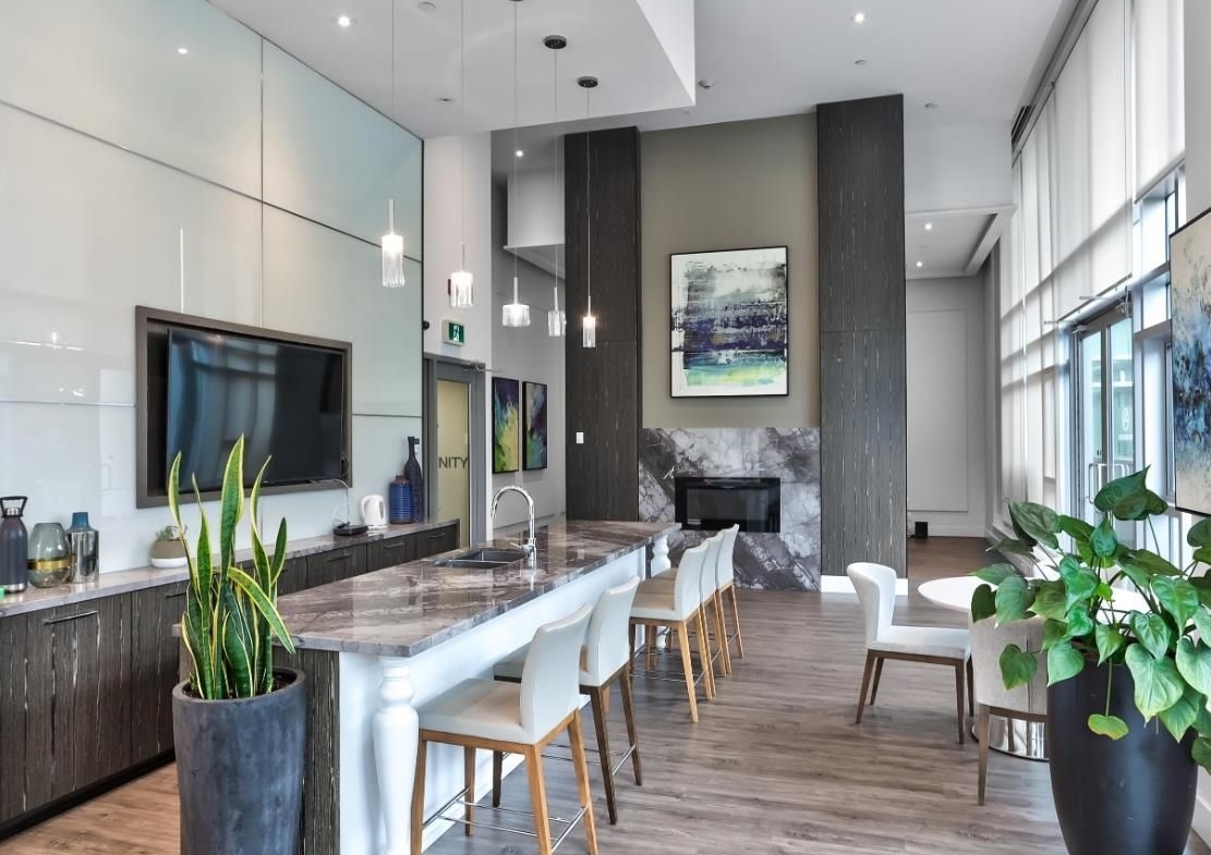 520 COMO LAKE AVENUE, Coquitlam BC V3J 0E8