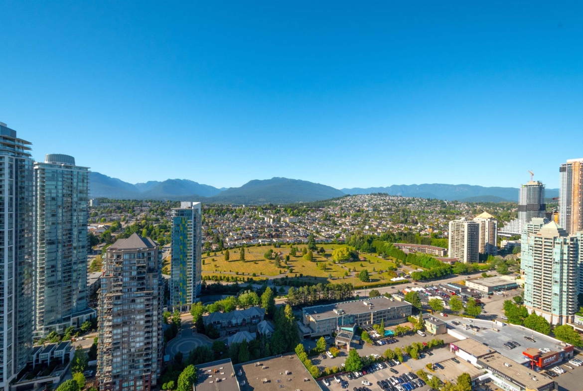 3807 4168 Lougheed Highway