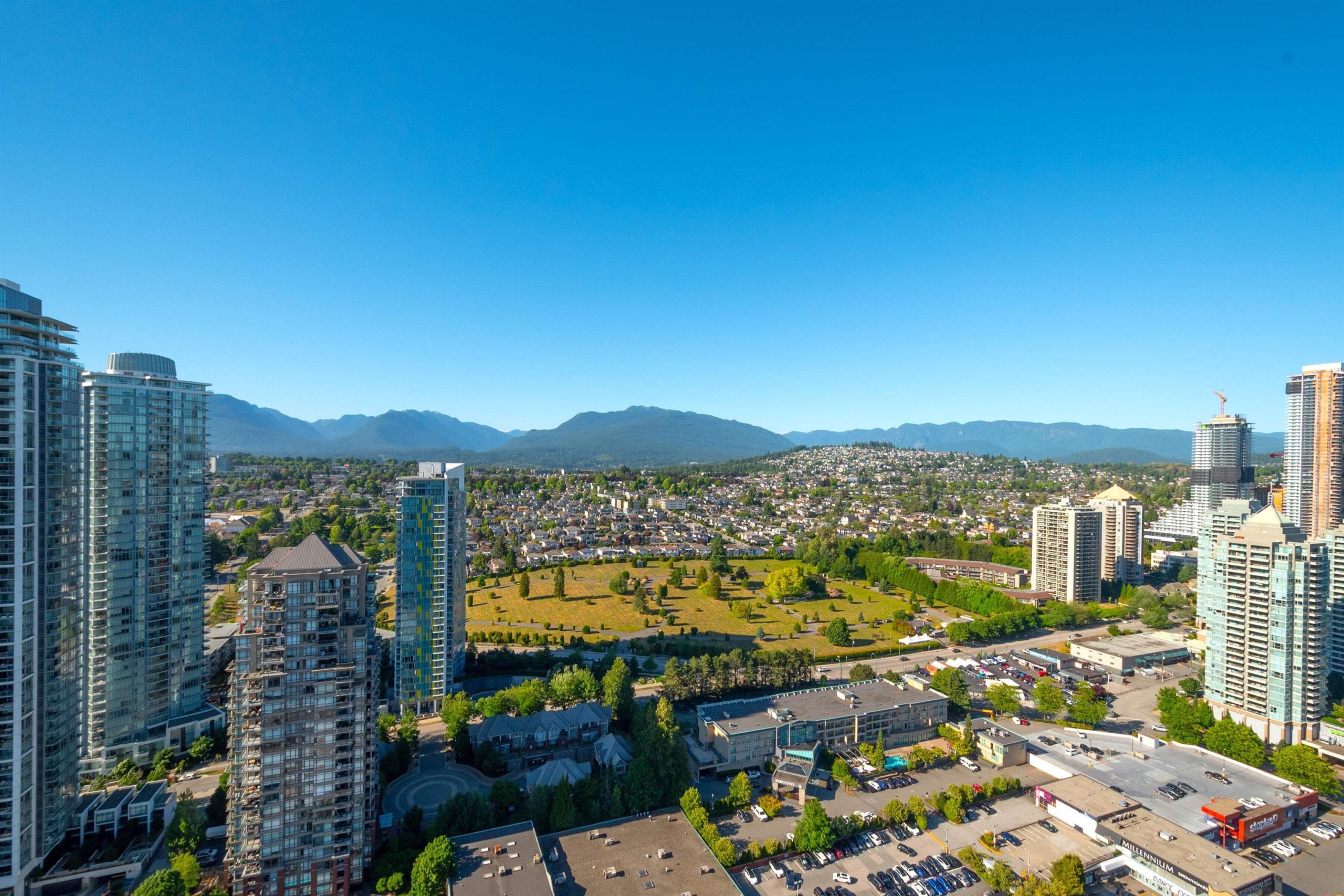 3807 4168 Lougheed Highway