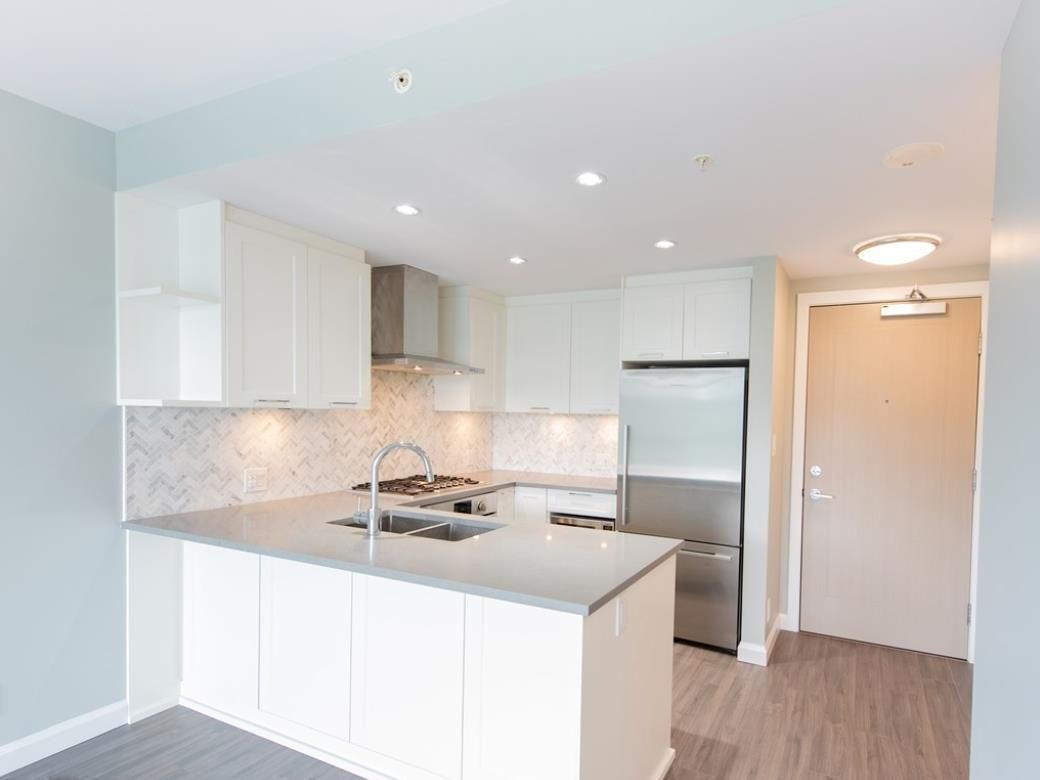 520 COMO LAKE AVENUE, Coquitlam BC V3J 0E8