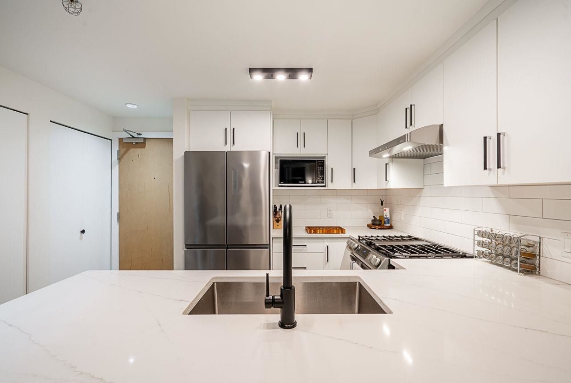 2903 2289 YUKON CRESCENT, Burnaby BC V5C 0B2
