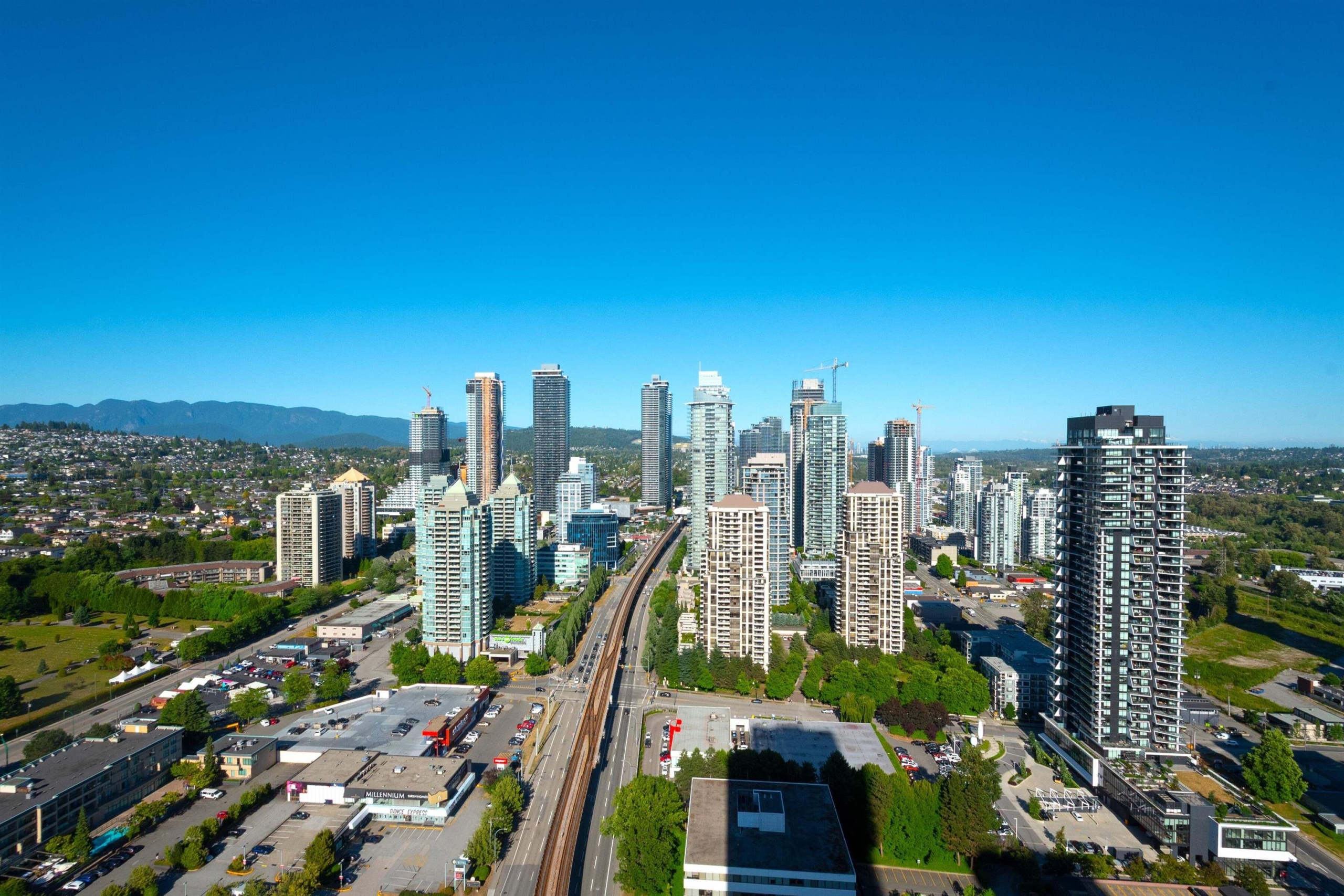 3807 4168 Lougheed Highway