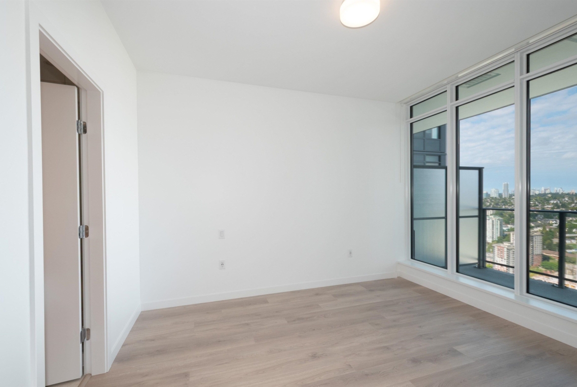 4004 680 Quayside Drive