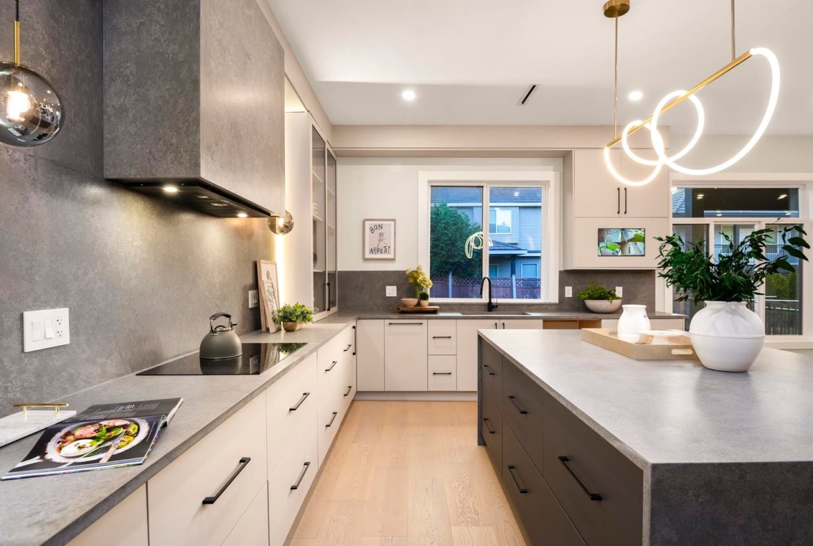 10141 172A STREET, Surrey BC V4N 4H6