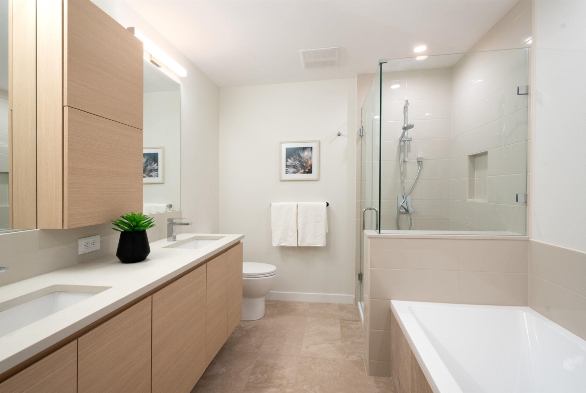 3807 4168 Lougheed Highway