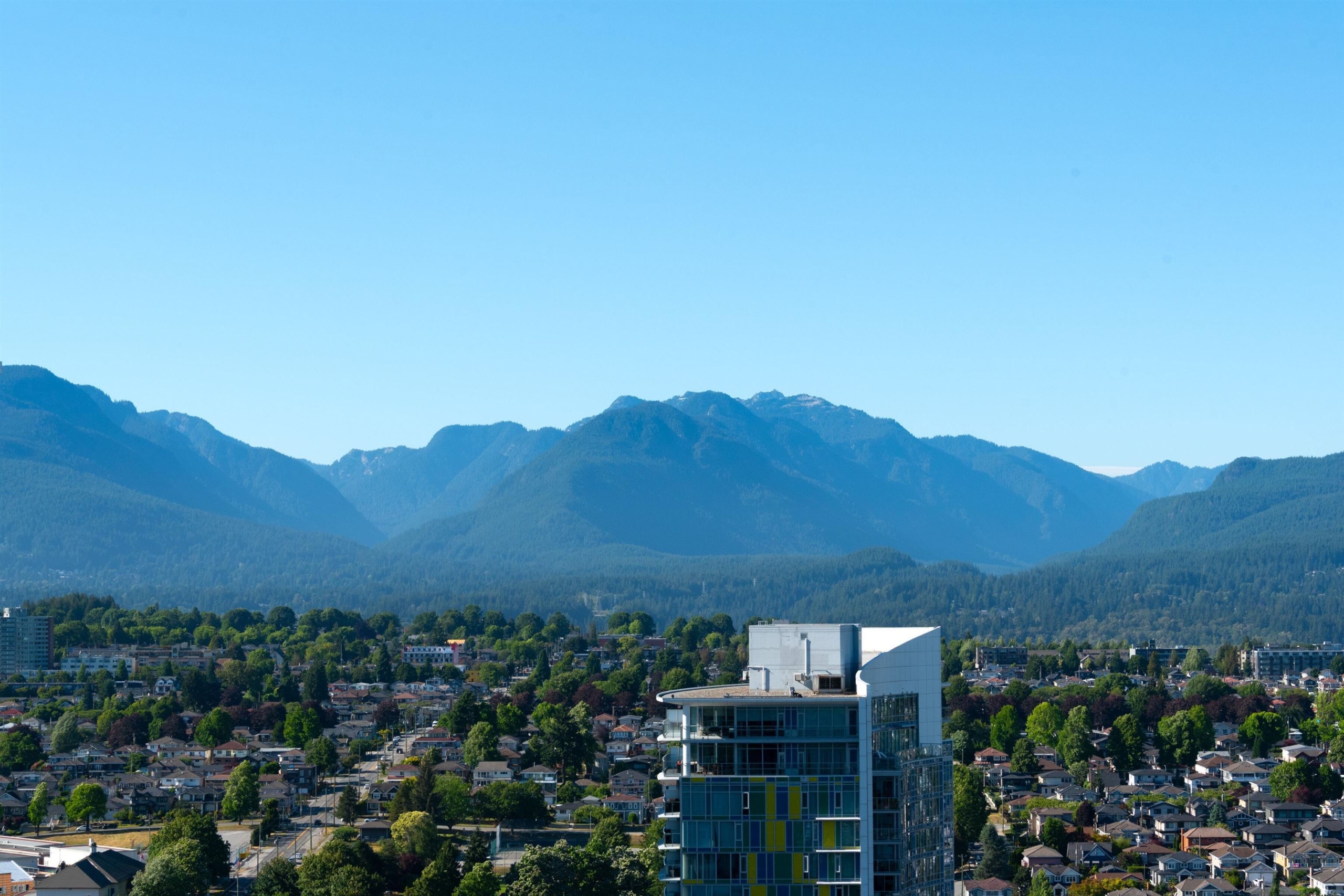 3807 4168 Lougheed Highway