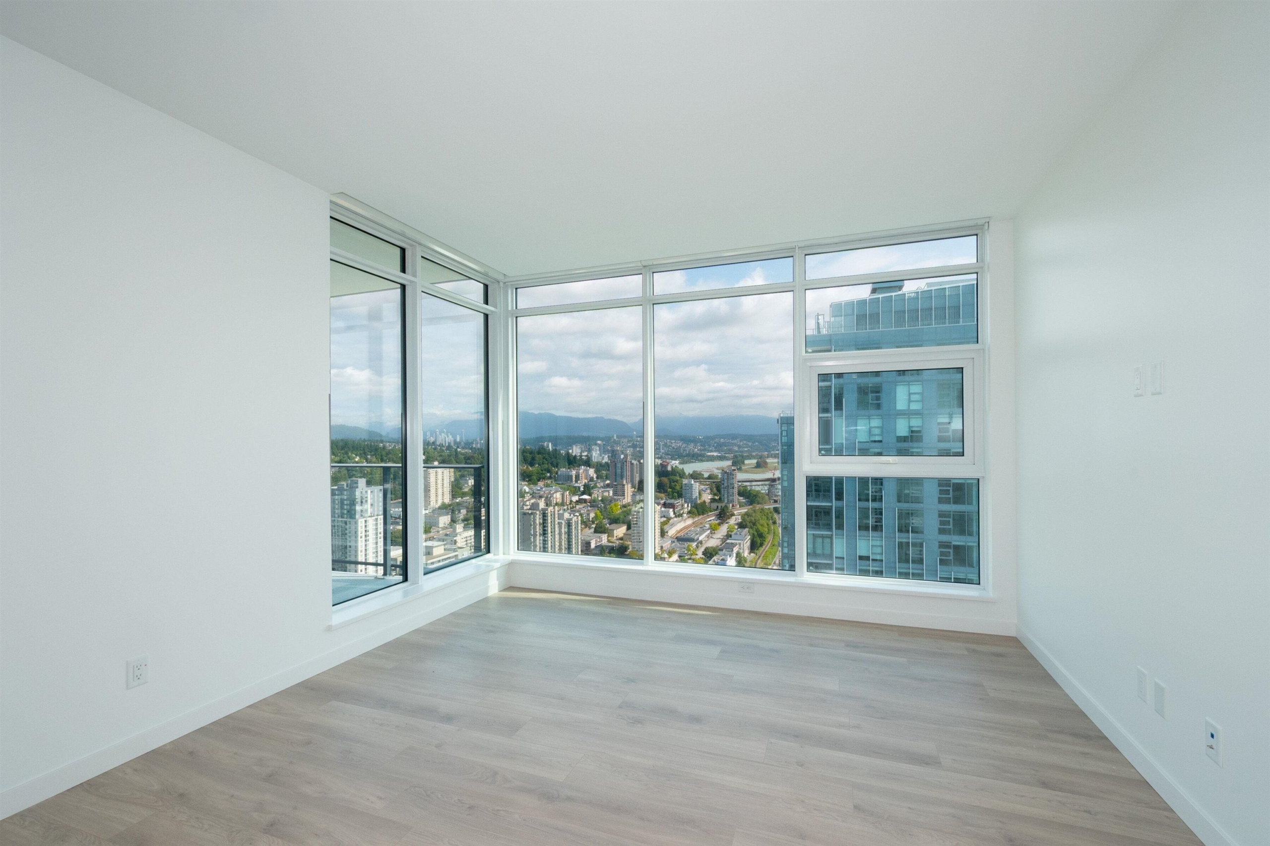 4004 680 Quayside Drive