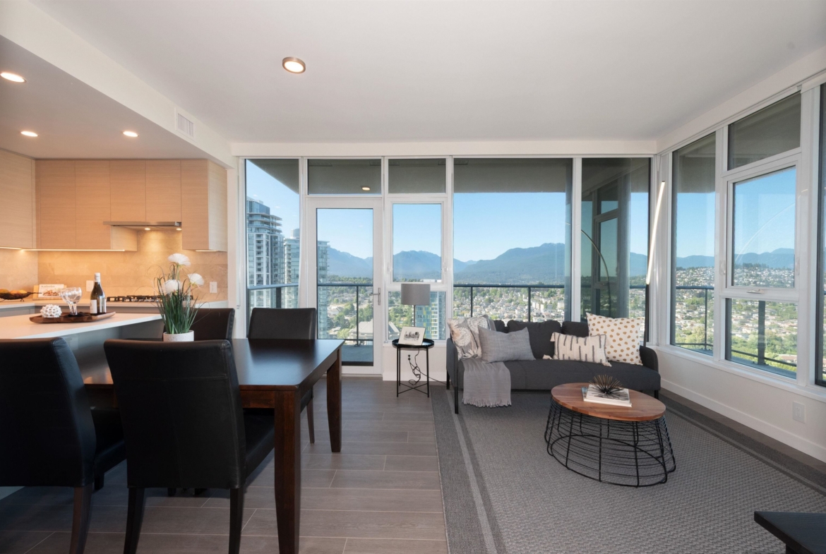 3807 4168 Lougheed Highway